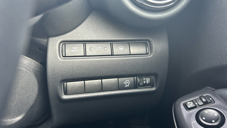 Nissan Juke 1.0 DiG-T 114 Tekna 5dr Petrol Hatchback